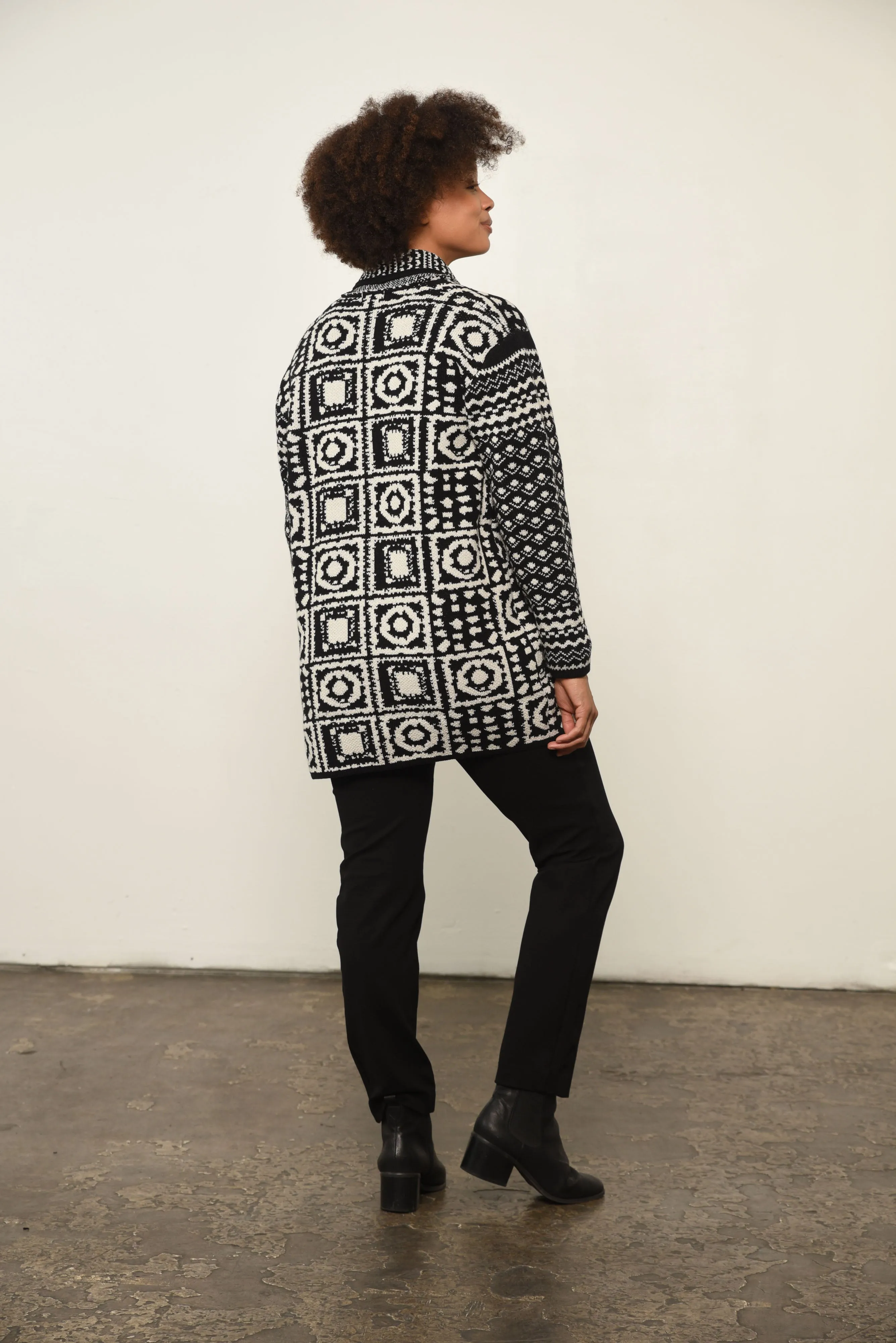 Abstract Print Open Front Cardigan in Black Aztec