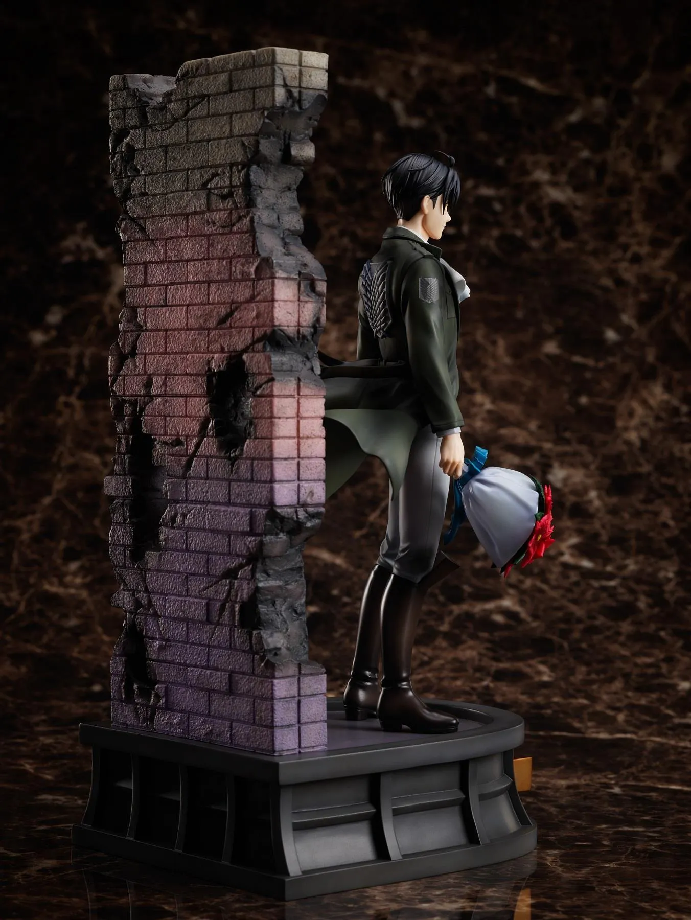 Attack on Titan: Levi Birthday Ver. 1/7 Scale Figurine